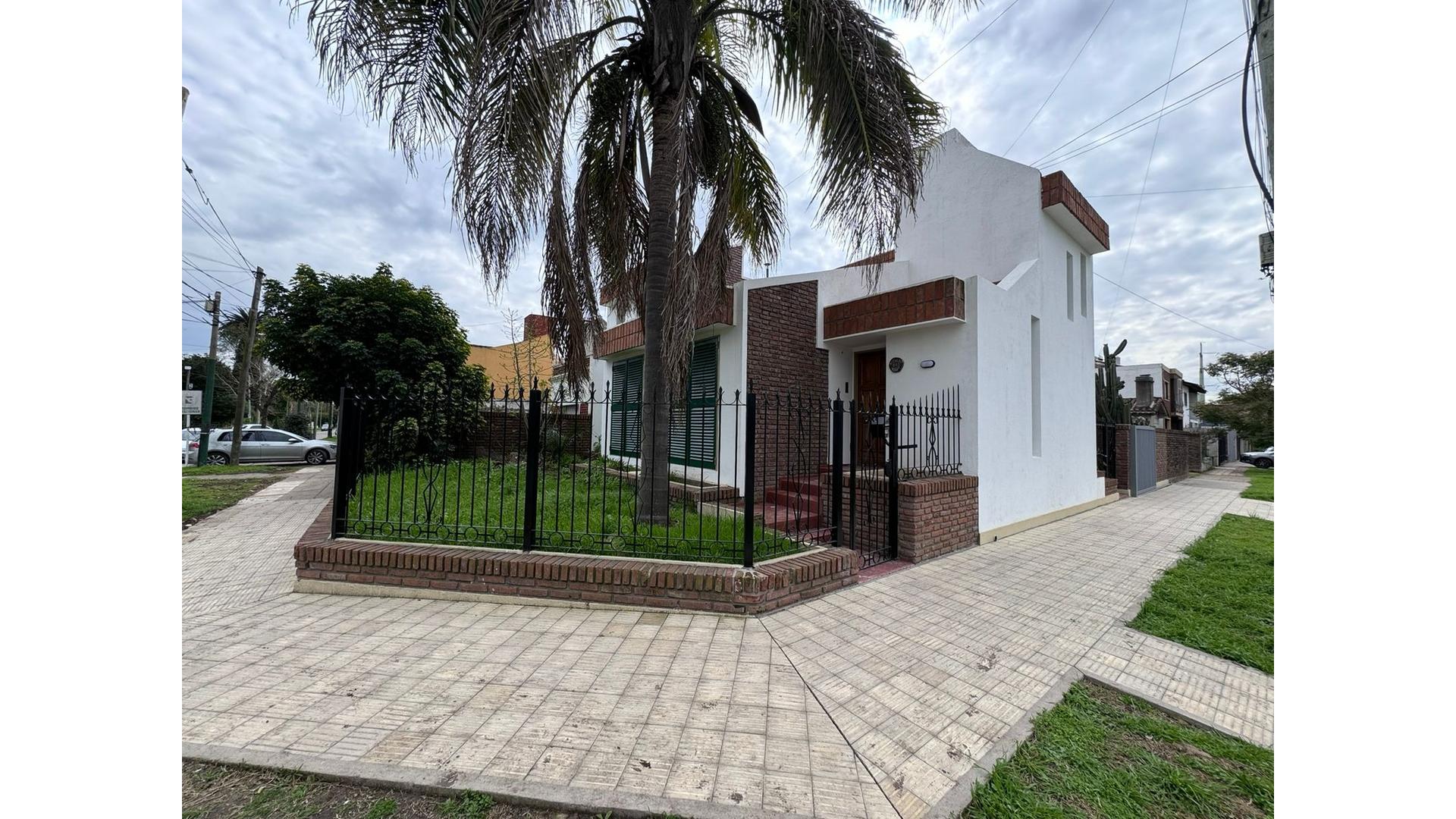 #5365445 | Sale | House | Ituzaingó (Scarabel Propiedades)