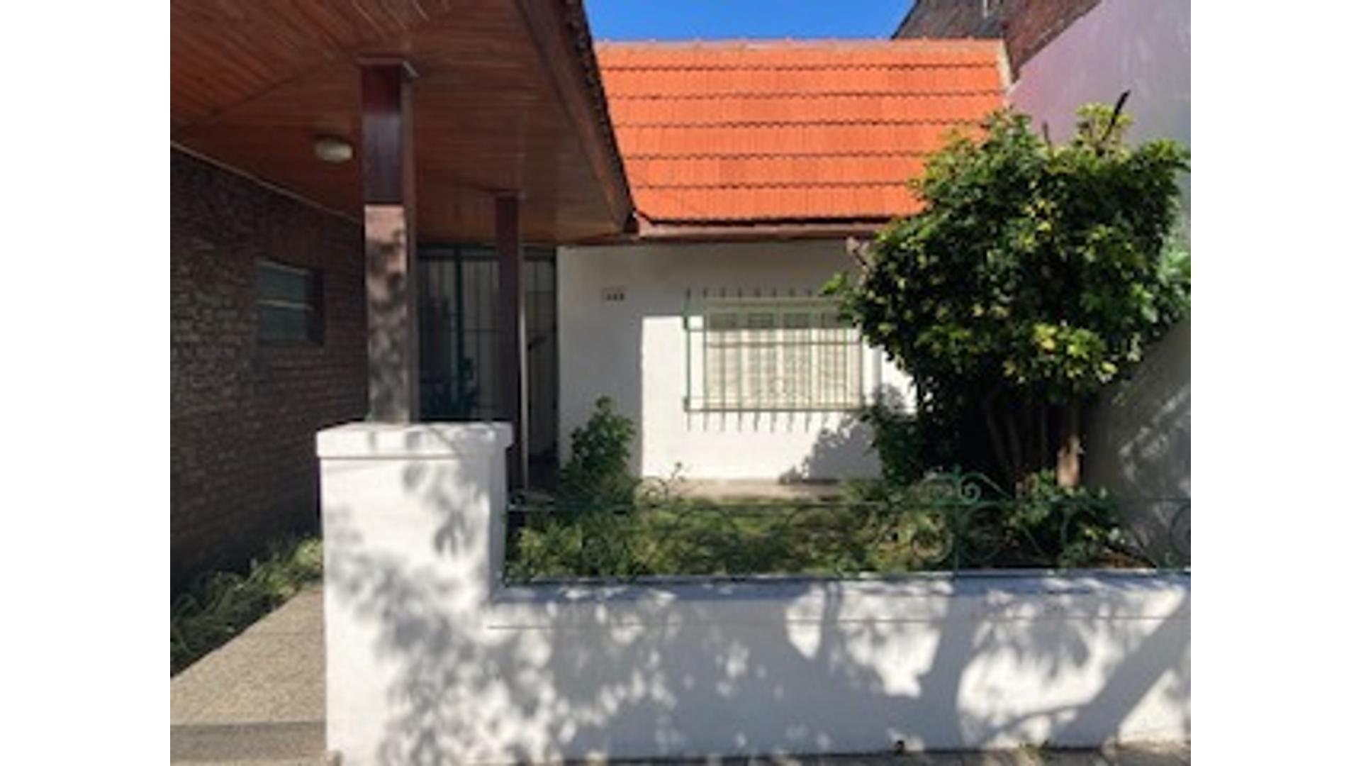 #5367801 | Venta | Casa | Lanus (Clayton Pearse Servicios Inmobiliarios)