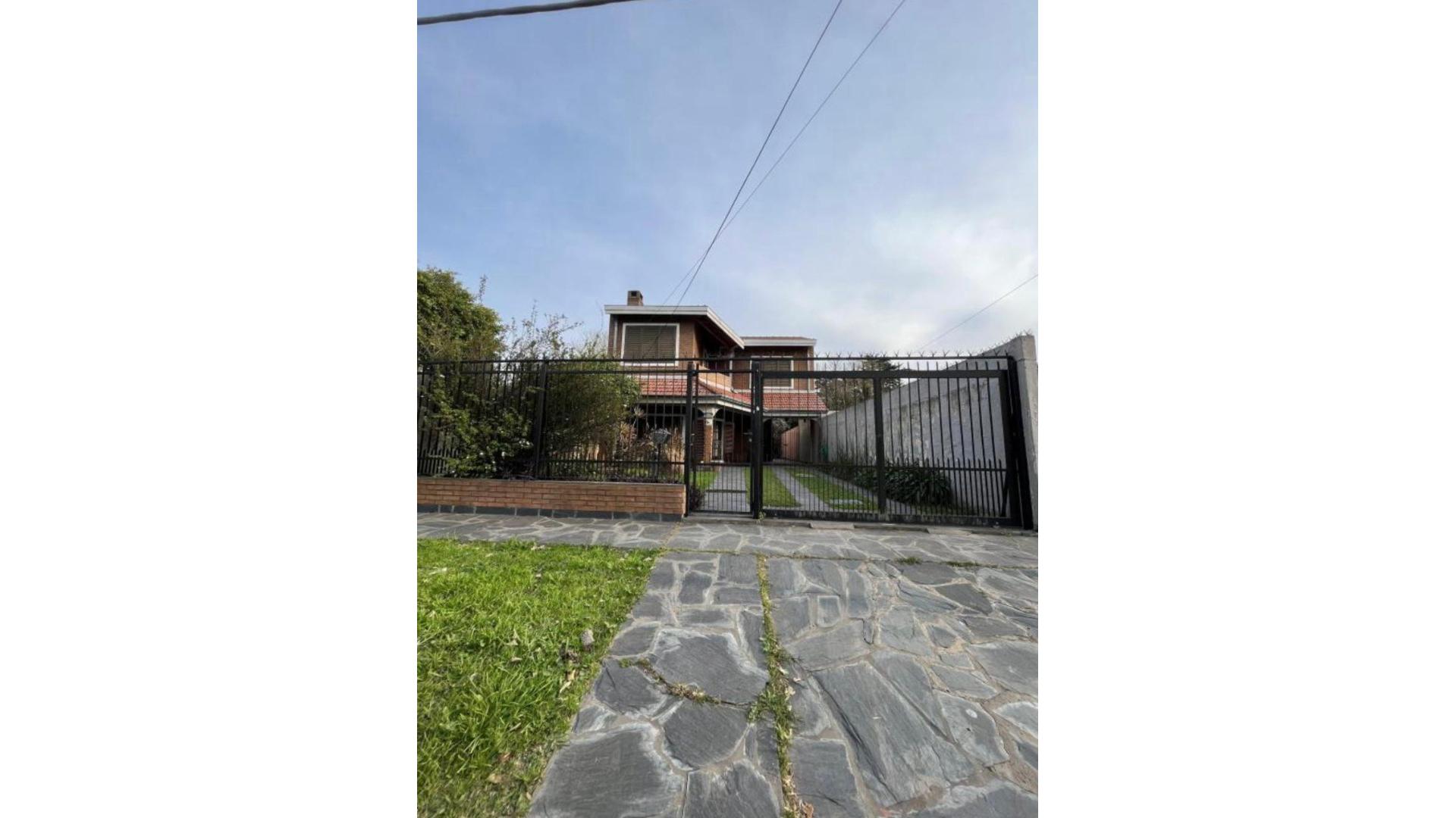 #5368428 | Venta | Casa | Almirante Brown (Claudio Terrasa Estudio Inmobiliario)