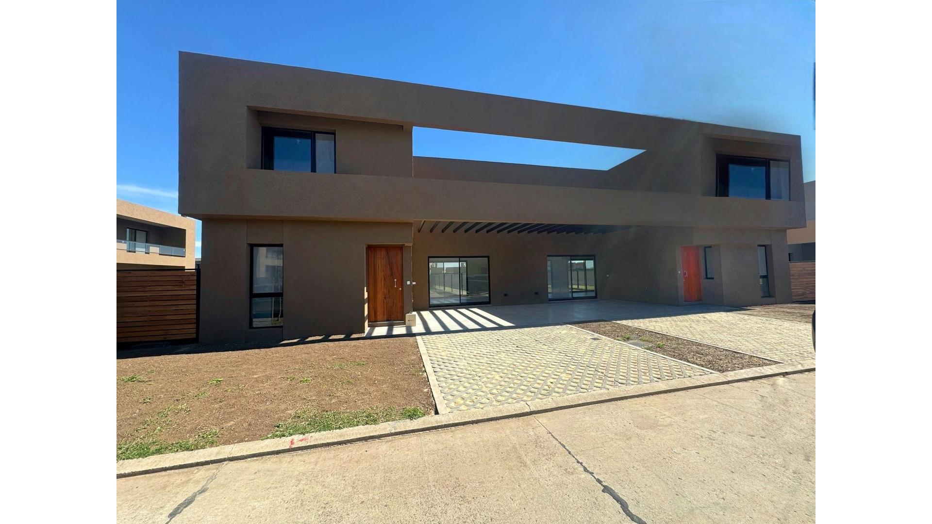 #5358274 | Alquiler | Casa | Funes (Ragusa Inmobiliaria)