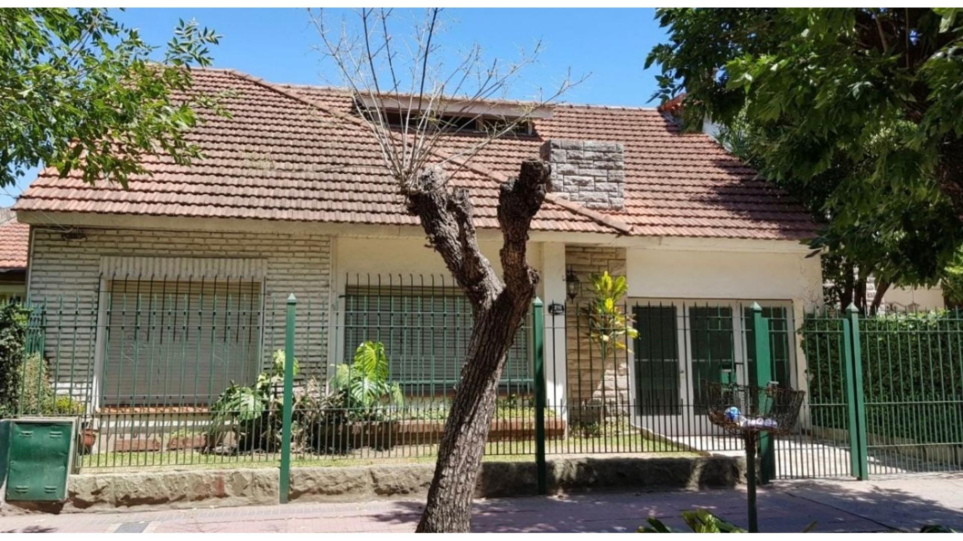 #5375879 | Venta | Casa | Almirante Brown (Claudio Terrasa Estudio Inmobiliario)