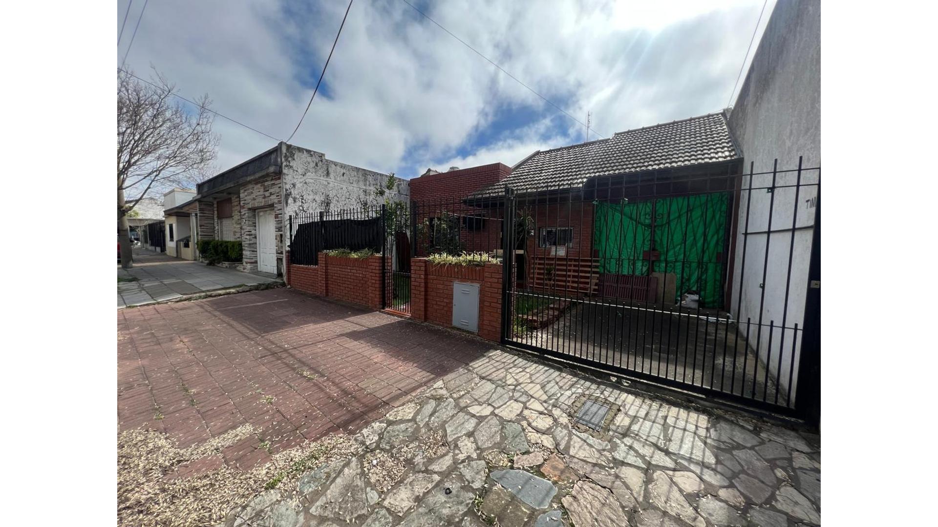 #5378276 | Venta | Casa | Quilmes (Juliana Profitos Propiedades)