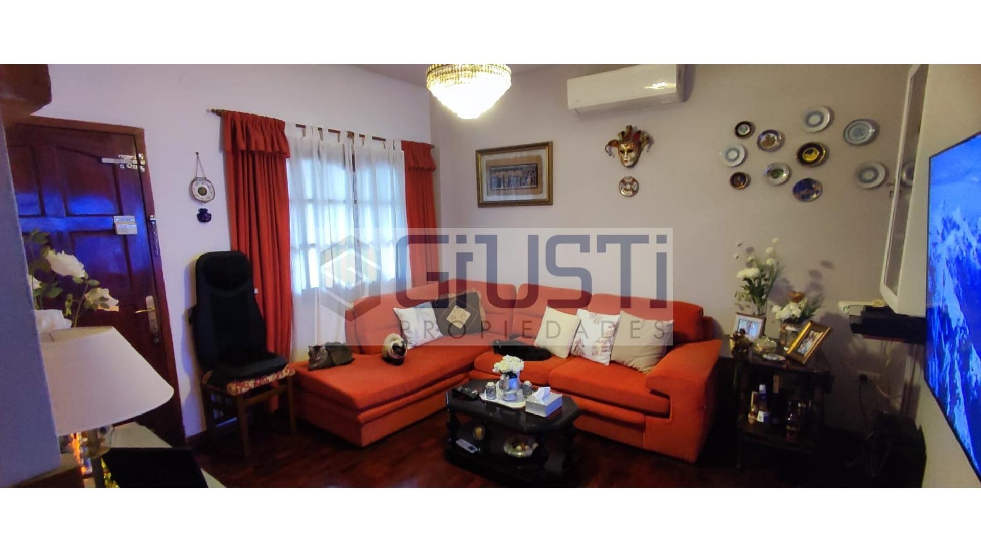 #5377443 | Sale | House | Moron (Giusti Ariel Propiedades)