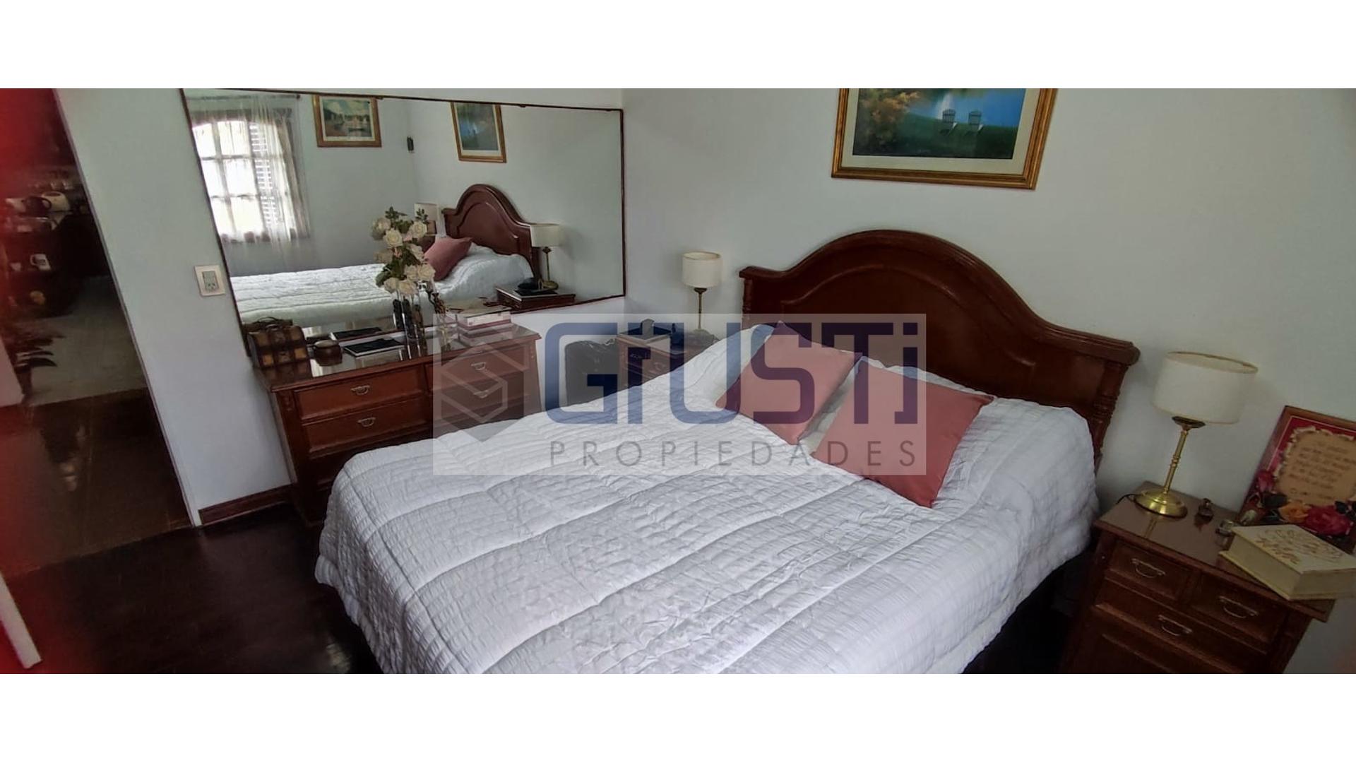 #5377443 | Sale | House | Moron (Giusti Ariel Propiedades)