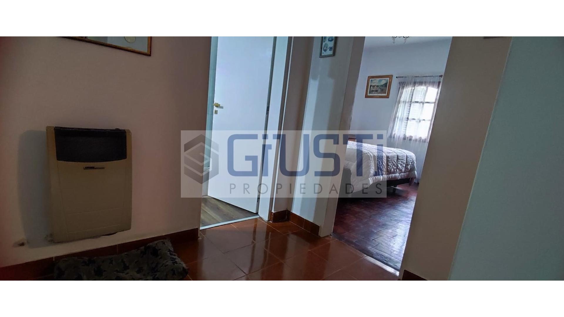 #5377443 | Sale | House | Moron (Giusti Ariel Propiedades)