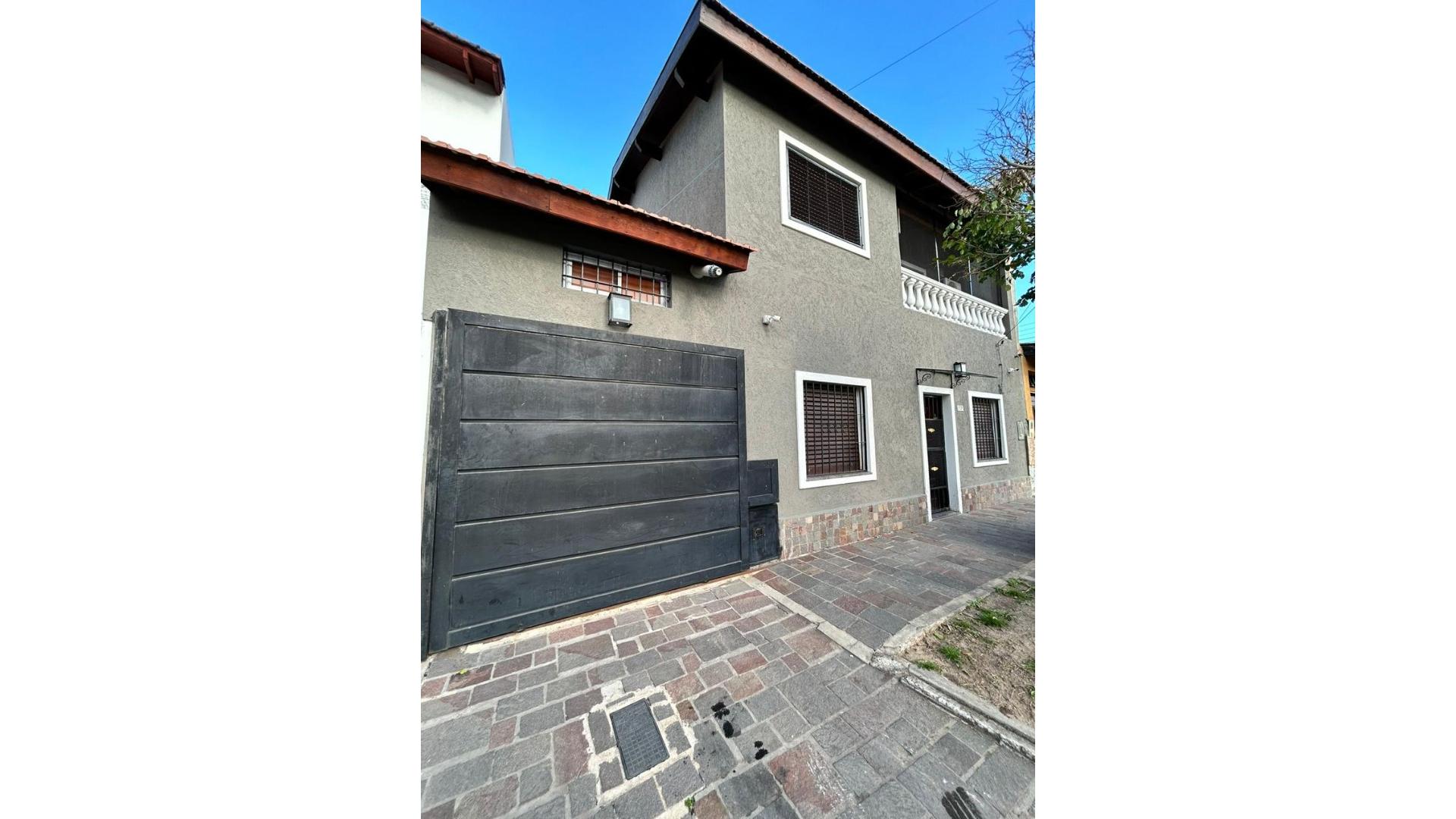 #5376183 | Venta | Casa | Lomas De Zamora (Clayton Pearse Servicios Inmobiliarios)