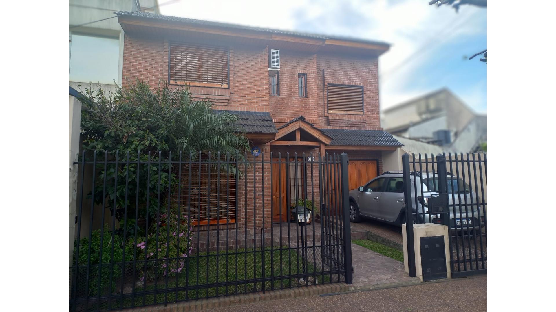 #5377997 | Venta | Casa | Moron (GABRIEL DESIATA BIENES RAICES)