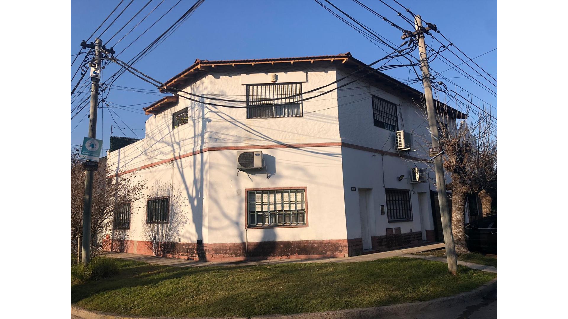 #5378783 | Venta | Casa | Hurlingham (MIGLIERINI PROPIEDADES)