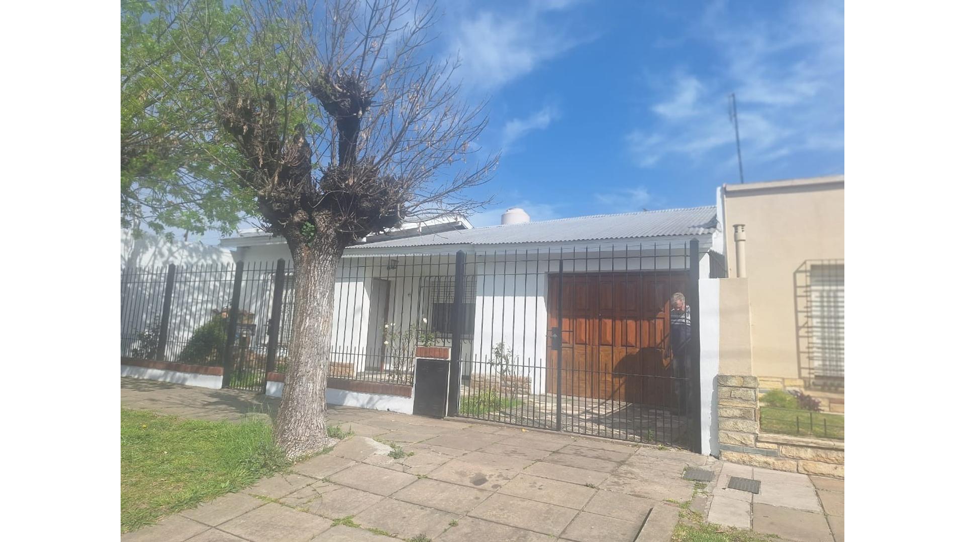 #5379880 | Rental | House | Moron (Argenio Y Asociados Inmobiliarios)