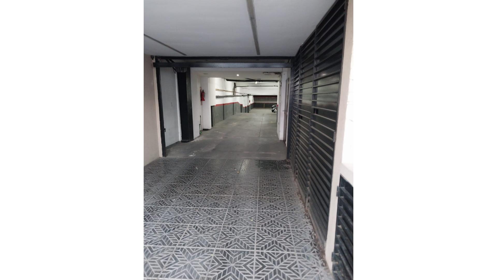 #5387575 | Sale | Garage | Villa del Parque (Esmoris Y Asociados)