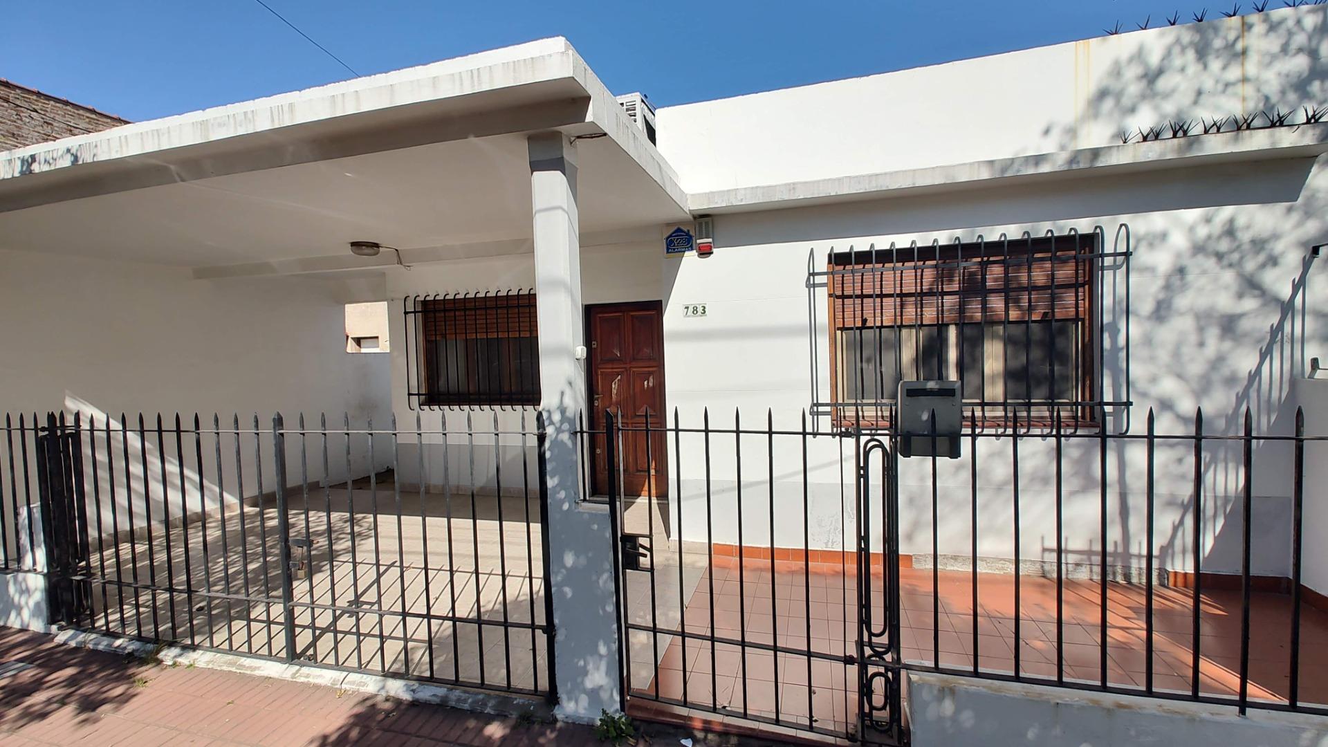 #5392663 | Venta | Casa | Lomas De Zamora (Estudio Inmobiliario Di Paola)