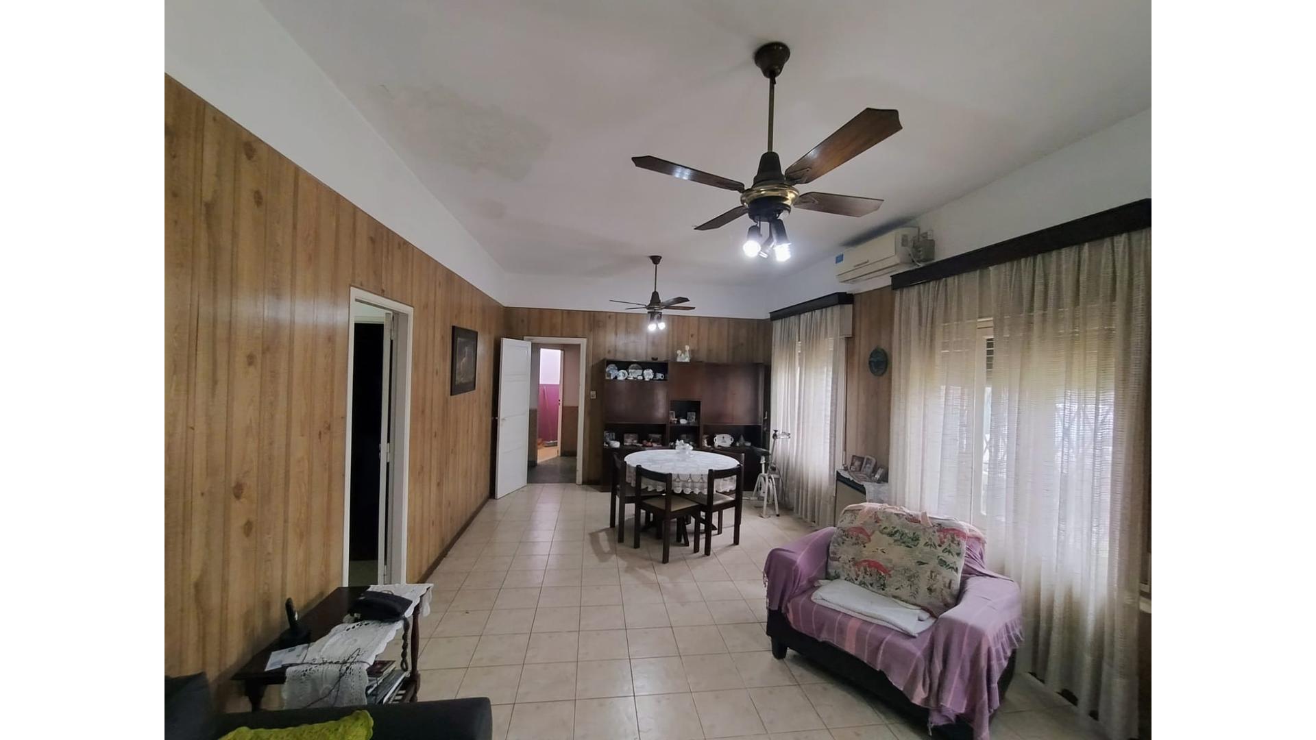 #5412191 | Venta | Casa | Lomas De Zamora (Clayton Pearse Servicios Inmobiliarios)