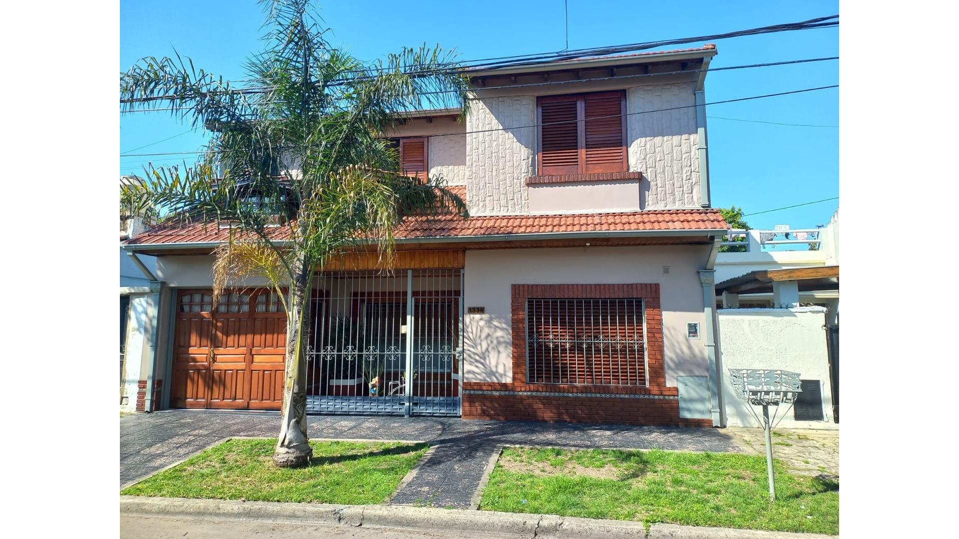 #5412359 | Venta | Casa | Moron (GABRIEL DESIATA BIENES RAICES)