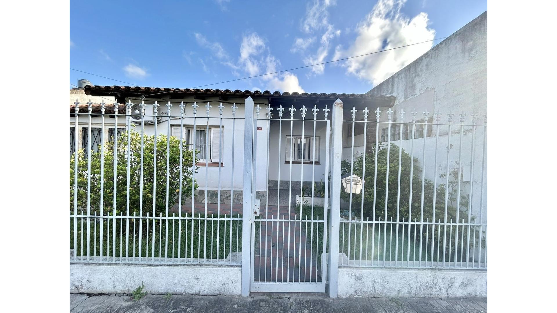 #5417421 | Venta | Casa | Hurlingham (Corigliano Propiedades)