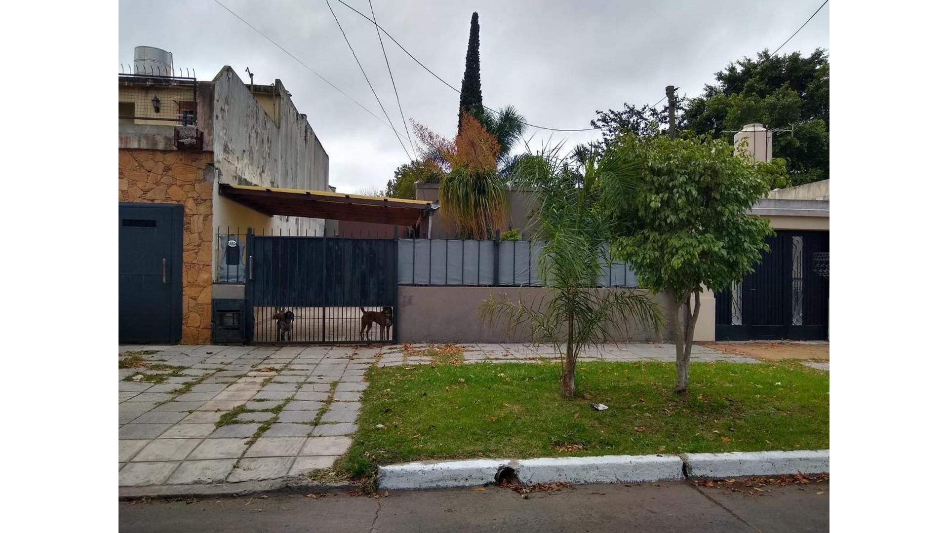 #5425261 | Venta | Casa | Lomas De Zamora (Picco Propiedades)