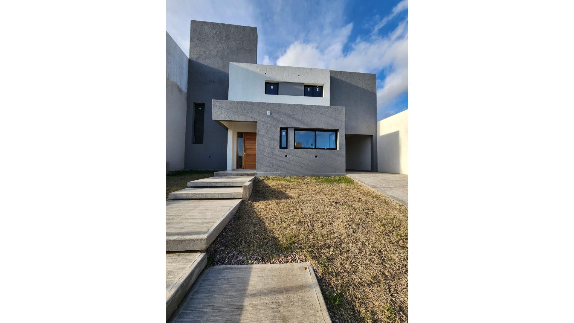 #5429281 | Venta | Casa | Villa Carlos Paz (Godoy Asesores Inmobiliarios)