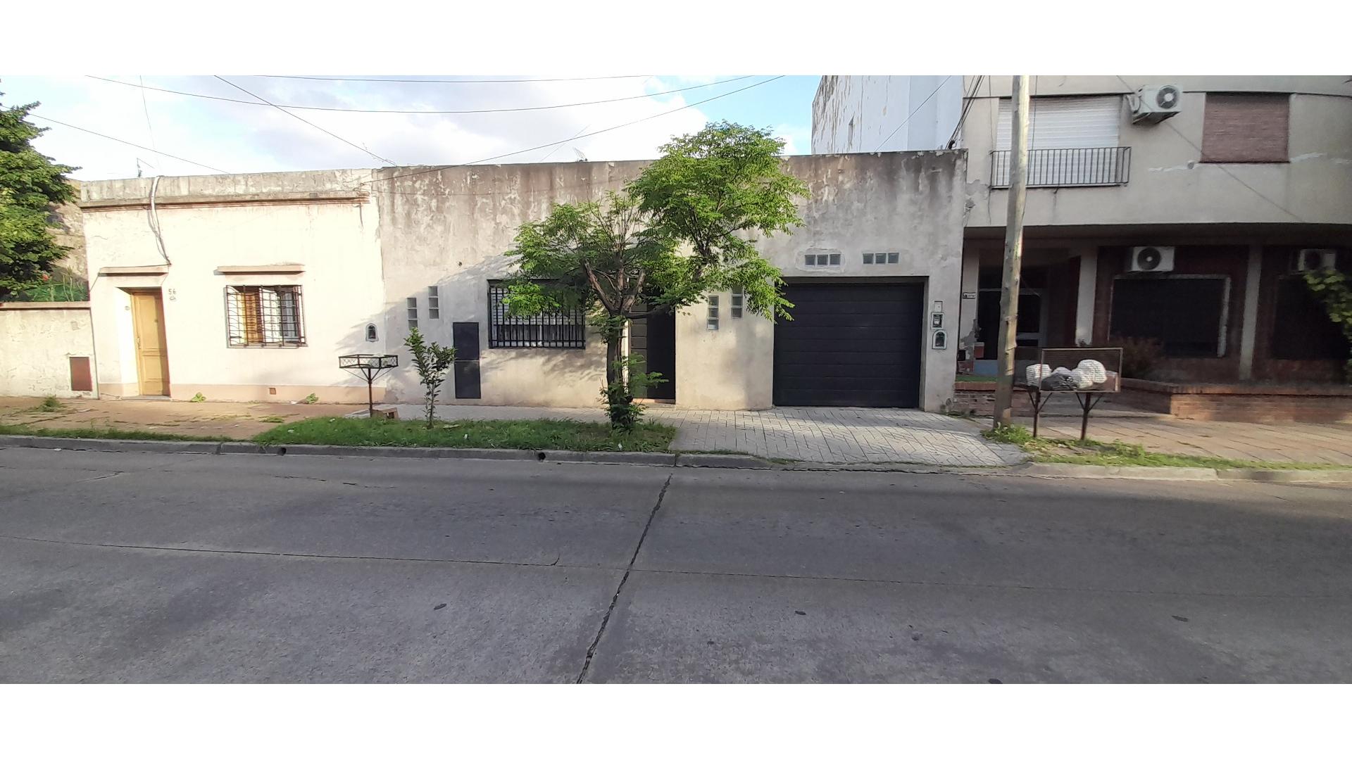 #5430627 | Venta | Casa | Colonia Tres De Febrero (Roberto Naveira)