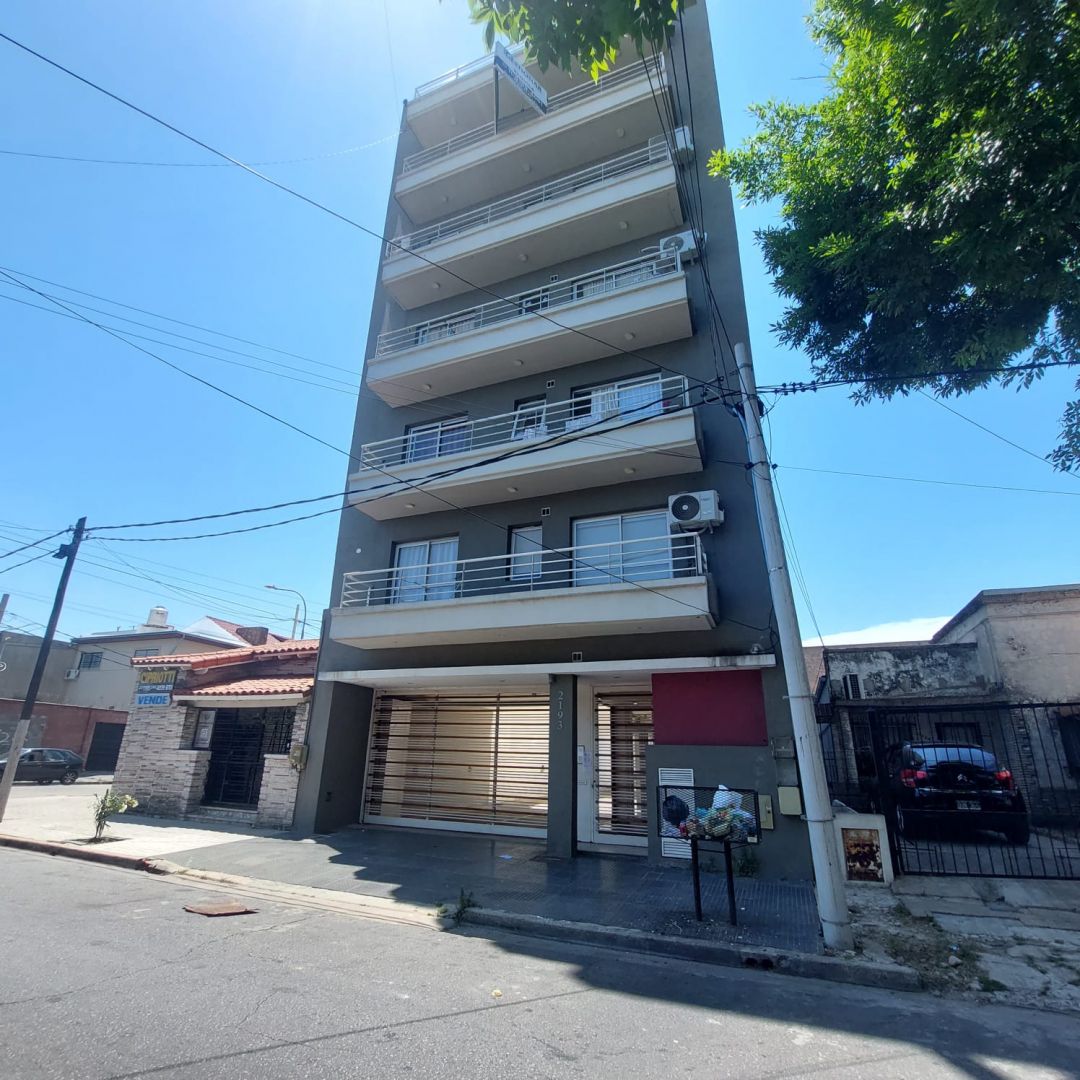 #5422875 | Alquiler | PH | Valentin Alsina (Gestionar Red Inmobiliaria)