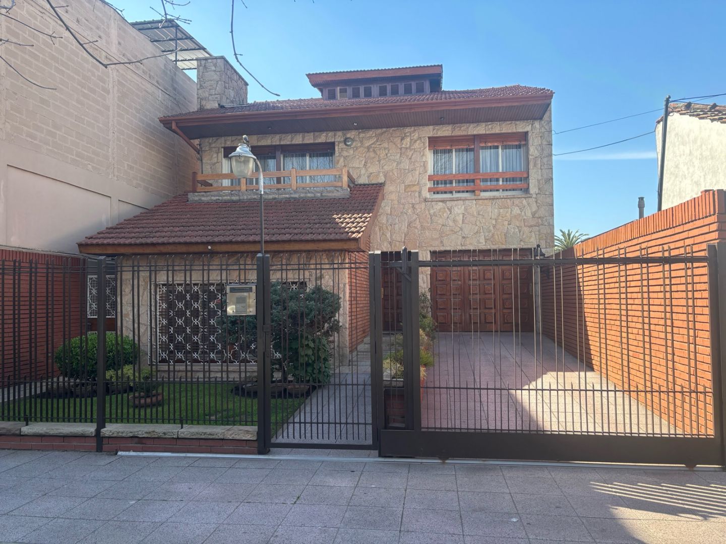 #5372974 | Venta | Casa | Banfield (Hernando Propiedades)