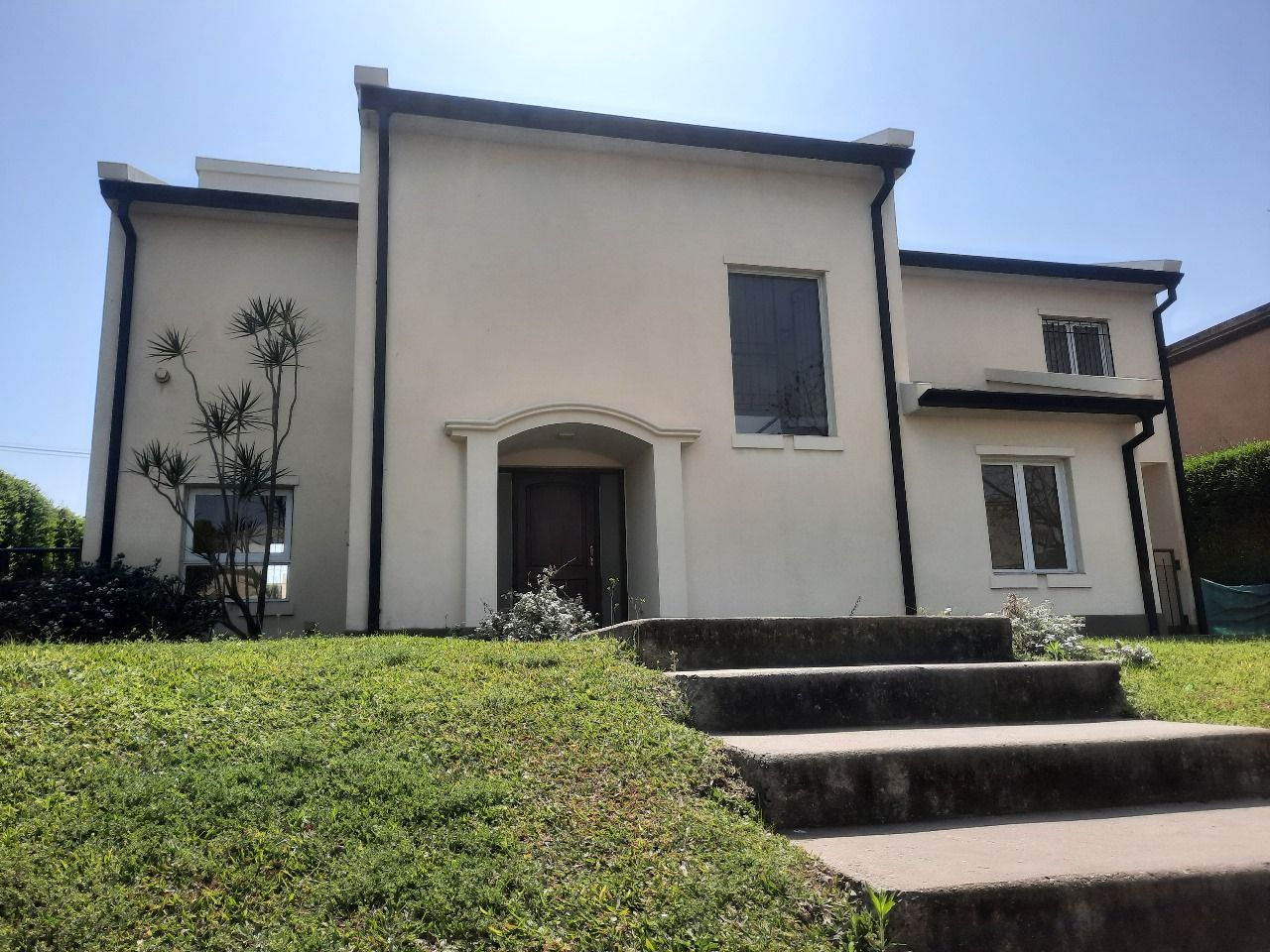 #5475701 | Alquiler | Casa | Country Yerba Buena (ISN Inmobiliaria)