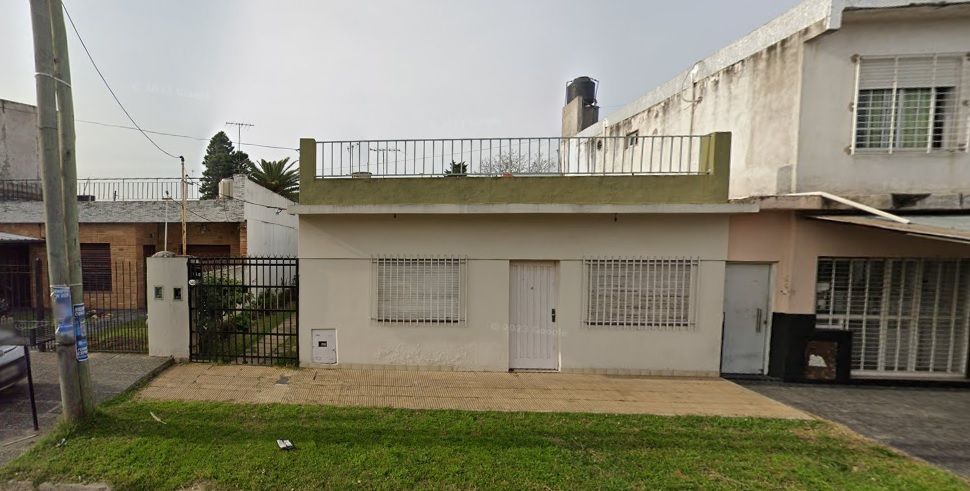 #5361951 | Venta | Casa | Isidro Casanova (J. A. Perez Negocios Inmobiliarios)