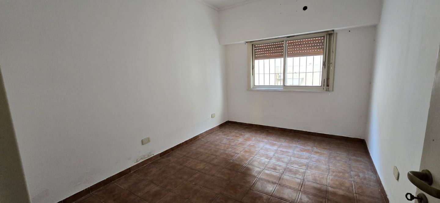 #5402985 | Rental | House | Isidro Casanova (J. A. Perez Negocios Inmobiliarios)