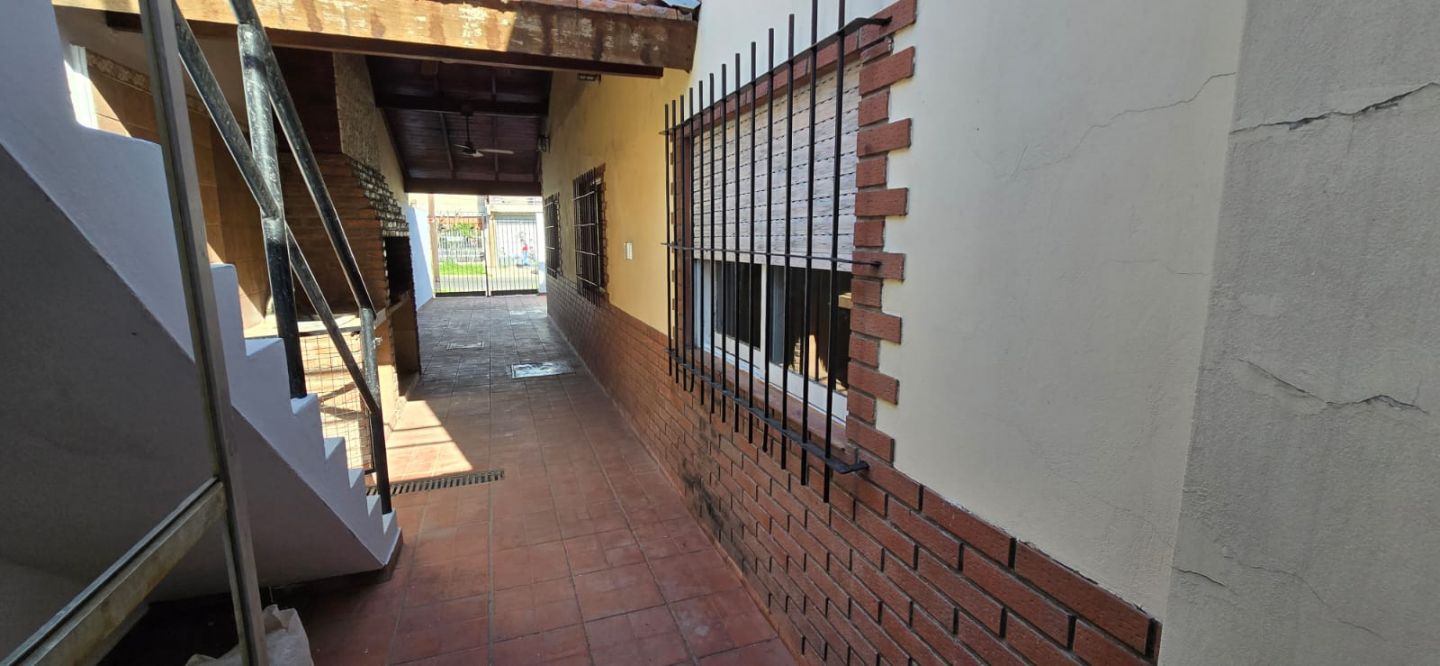 #5402985 | Rental | House | Isidro Casanova (J. A. Perez Negocios Inmobiliarios)