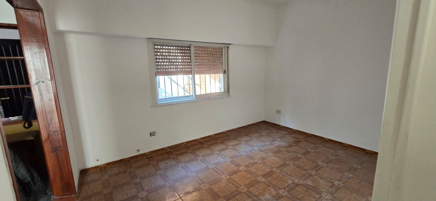 #5402985 | Rental | House | Isidro Casanova (J. A. Perez Negocios Inmobiliarios)