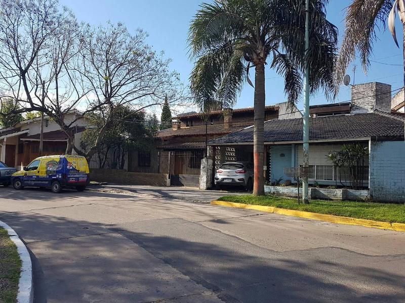 #1222832 | Venta | Casa | Castelar (Konkolyi Propiedades)