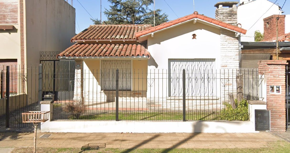 #5498453 | Venta | Casa | Ramos Mejia (Konkolyi Propiedades)