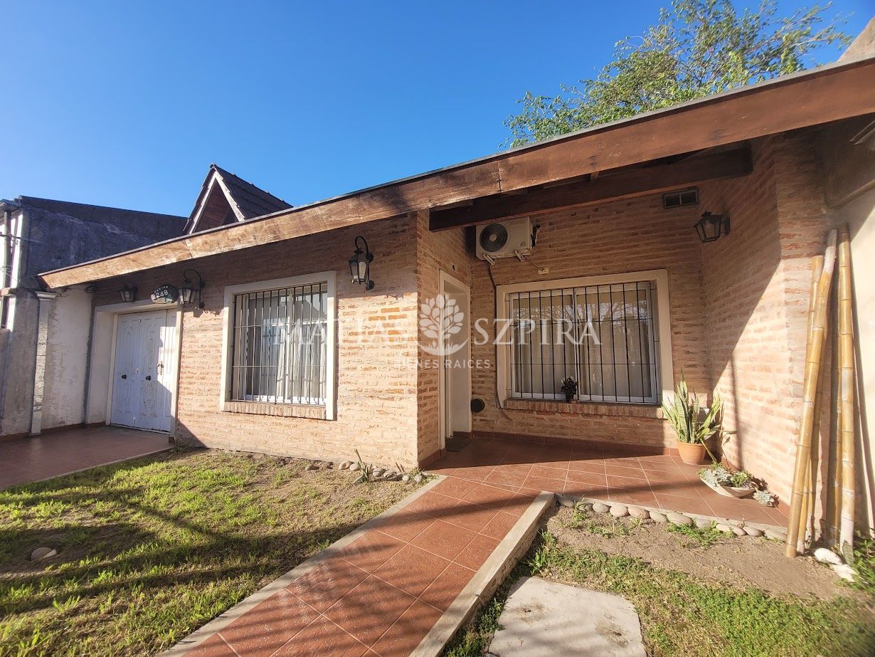 #5204901 | Venta | Casa | Ituzaingó (Matias Szpira Bienes Raices)