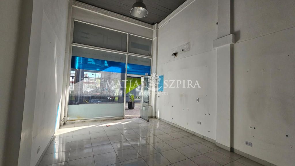 #5363043 | Alquiler | Local | Barrio Parque Leloir (Matias Szpira Bienes Raices)