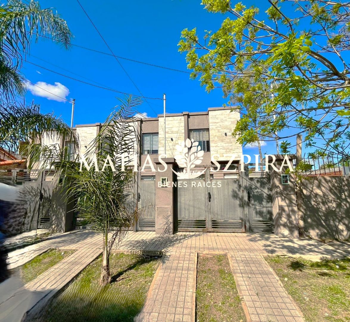 #5392135 | Venta | Casa | Castelar (Matias Szpira Bienes Raices)