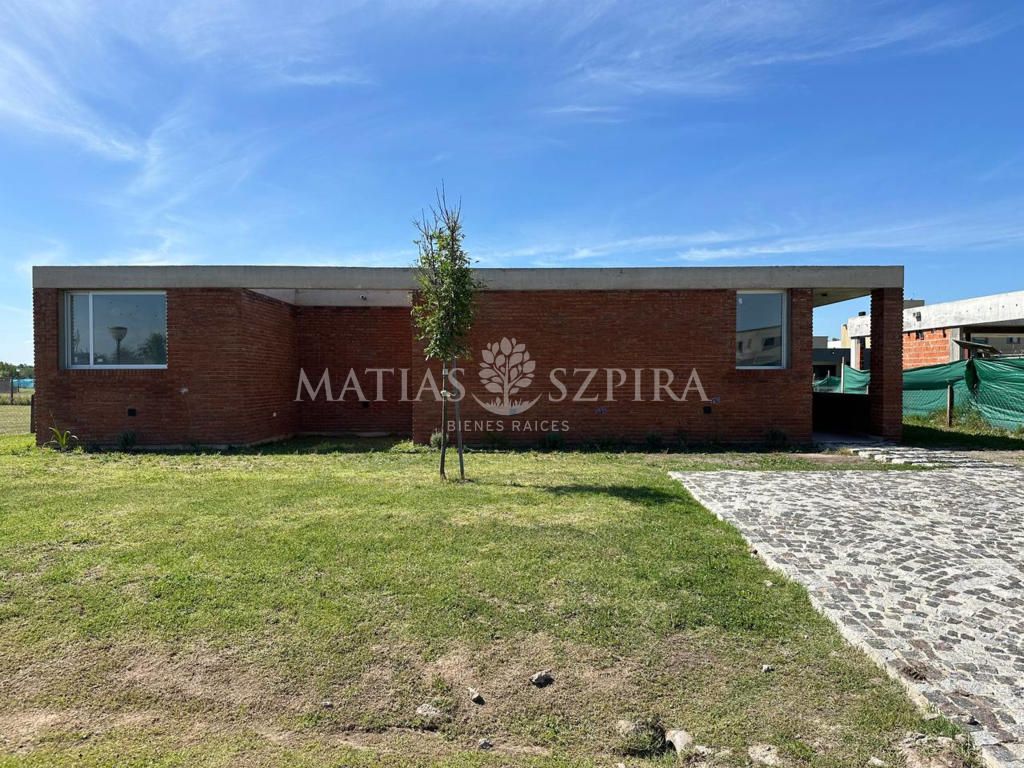 #5204764 | Venta | Casa | Parque Del Oeste (Matias Szpira Bienes Raices)