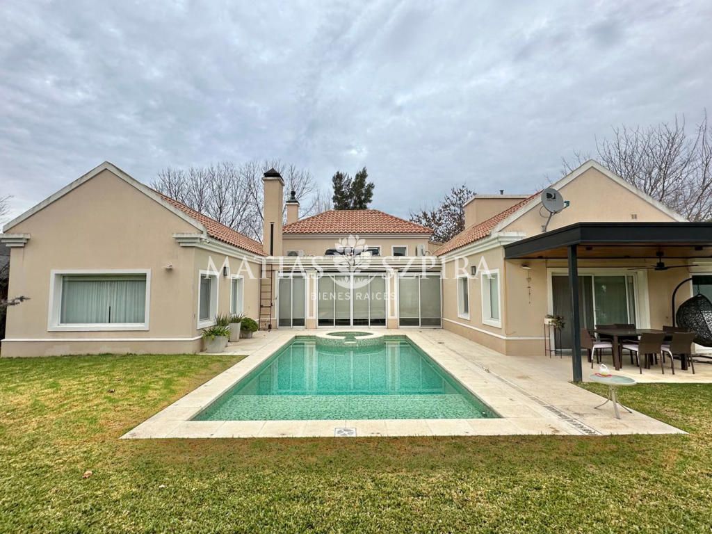 #5204856 | Sale | House | Santa Ana (Matias Szpira Bienes Raices)