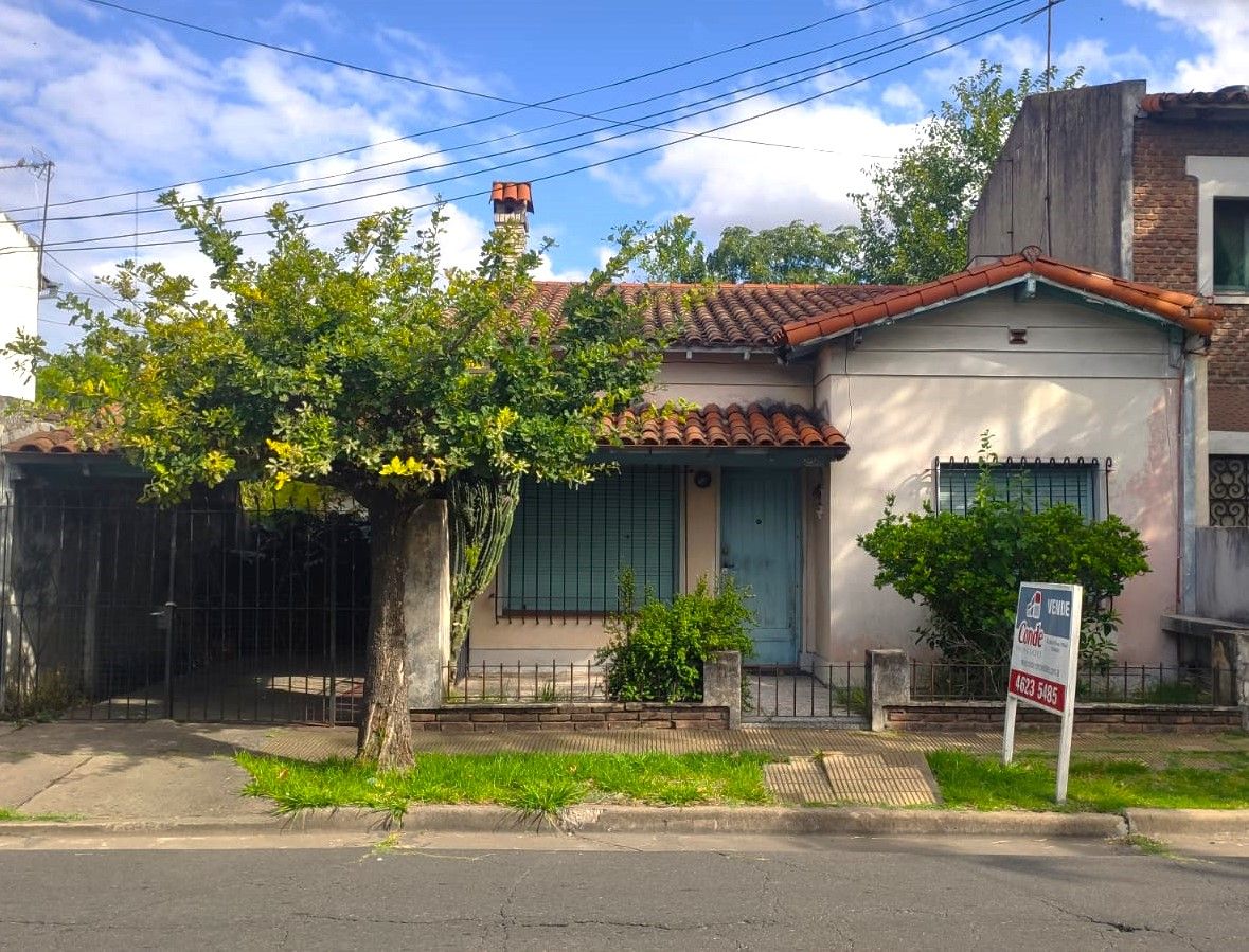 #5348999 | Sale | House | Castelar (Lar Propiedades)