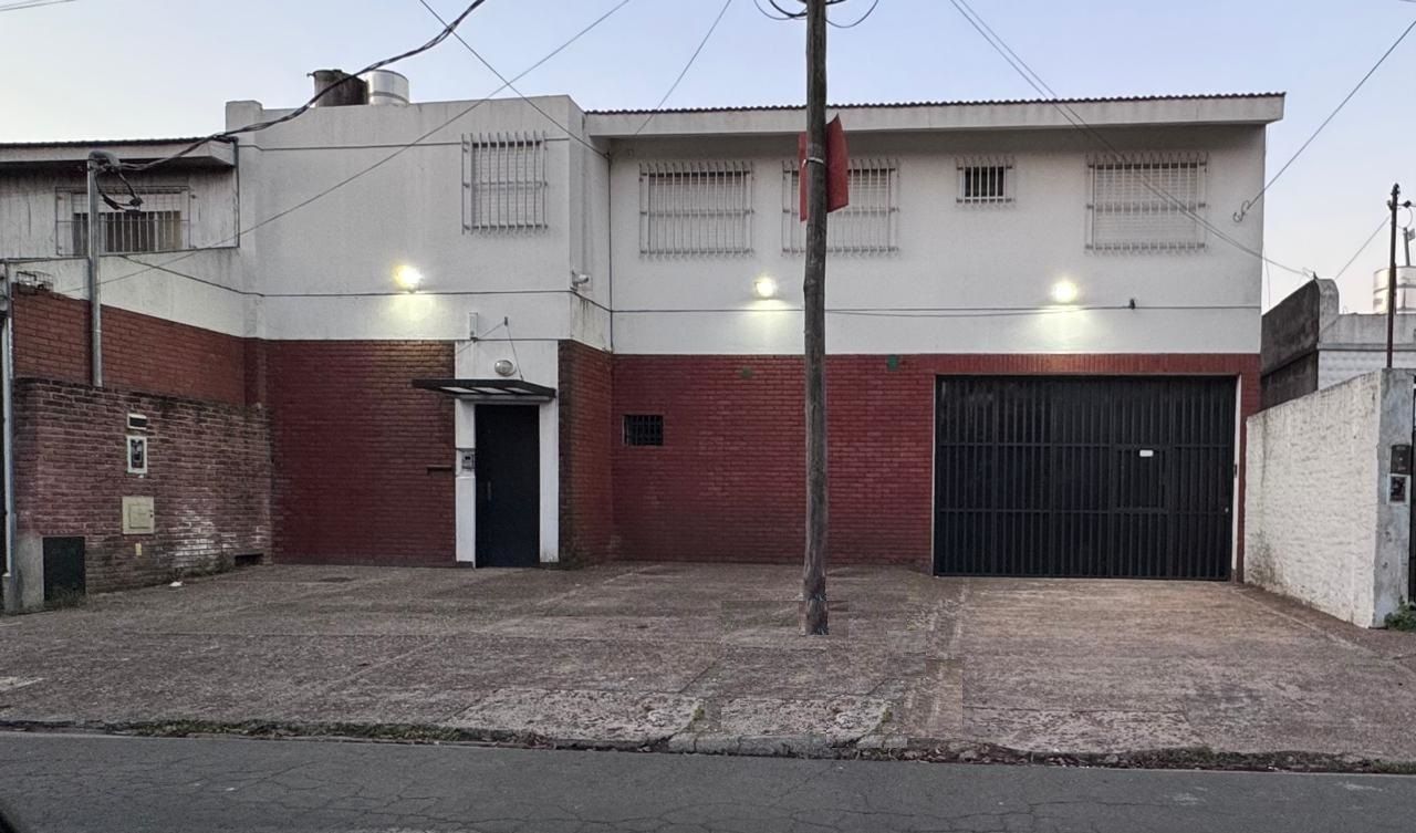 #5418344 | Alquiler | Galpón / Depósito / Bodega | Castelar (G. TAVELLA Asesores Inmobiliarios)