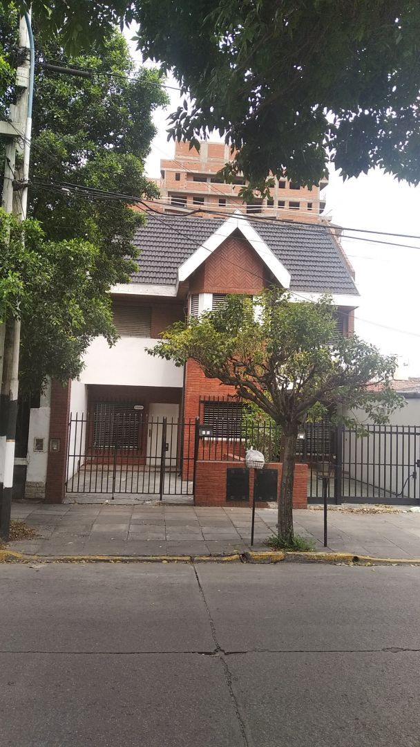 #4885908 | Venta | Casa | Caseros (Pablo Yaryura Propiedades)