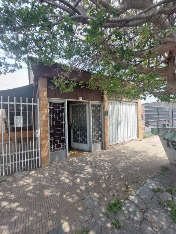 #5478098 | Venta | Casa | Caseros (Pablo Yaryura Propiedades)